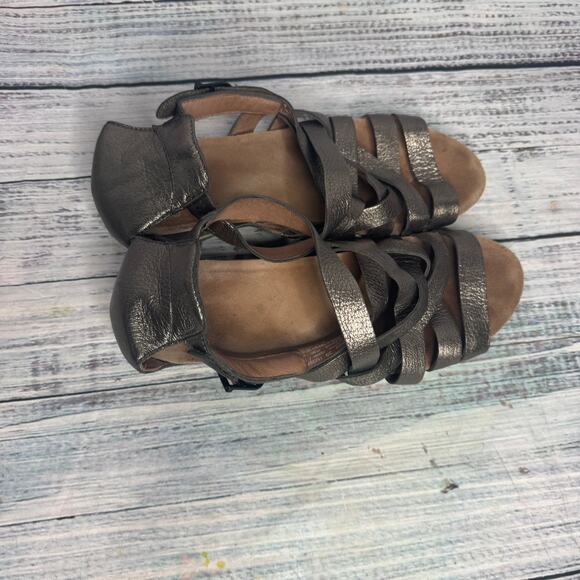 Dansko Vivian Gladiator Sandal Pewter Nappa Leather Strappy Wedge Size 9 - Picture 3 of 5
